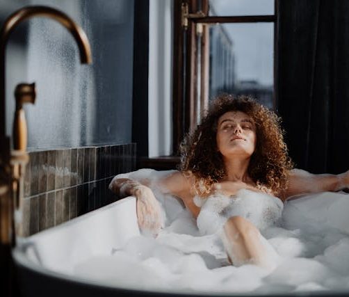 恢复乐观自信——正念洗浴